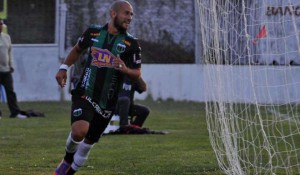 Espindola-anos-jugaba-defensor_OLEIMA20160513_0123_29